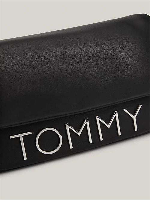 TJW BOLD ELONGATED FLAP CROSS. TOMMY HILFIGER | AW0AW16258/BDS